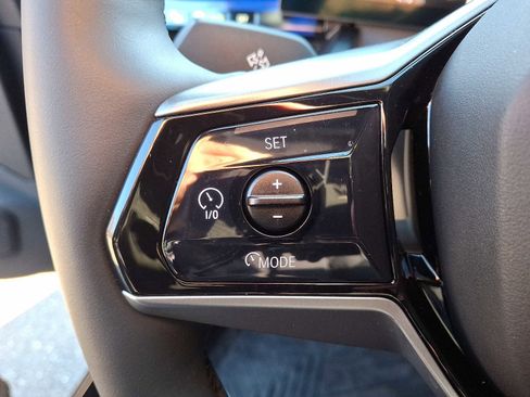 Used 2025 BMW i5 xDrive40 w/ Premium Package image 22