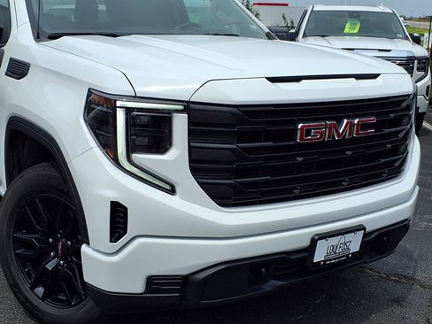 Used 2024 GMC Sierra 1500 Pro w/ Graphite Edition AWD/4WD image 28