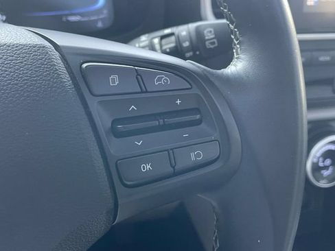 Used 2024 Hyundai Venue SEL FWD image 25