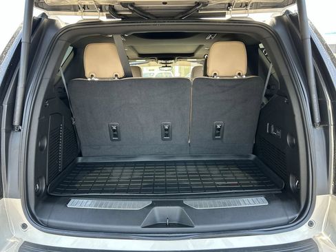 Used 2024 Chevrolet Tahoe Premier w/ Premium Package 2 AWD/4WD image 27