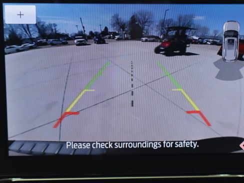 Used 2022 Ford Explorer XLT w/ Equipment Group 202A image 23