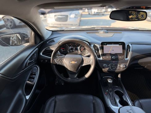 Used 2017 Chevrolet Malibu LT w/ Leather Package FWD image 28