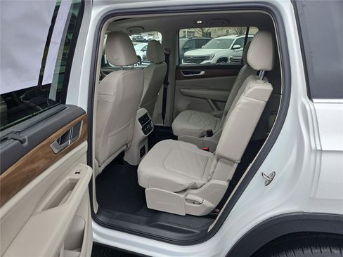 New 2026 Volkswagen Atlas SE image 25