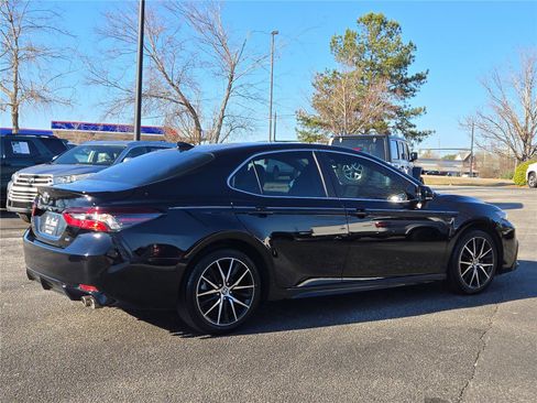 Used 2024 Toyota Camry SE w/ Cold Weather Package image 7