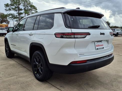 New 2025 Jeep Grand Cherokee L Altitude RWD image 2