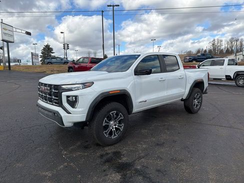 Used 2025 GMC Canyon AT4 w/ Technology Plus Package image 4