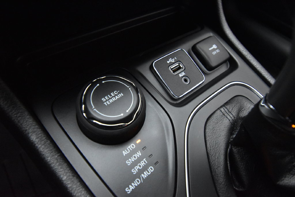 Used 2021 Jeep Cherokee Latitude Lux AWD/4WD image 27