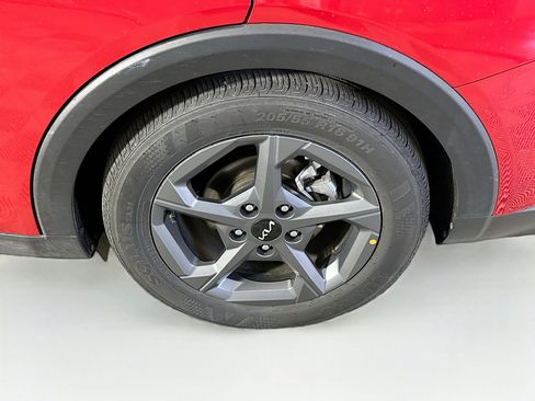 Used 2025 Kia K4 LXS image 11