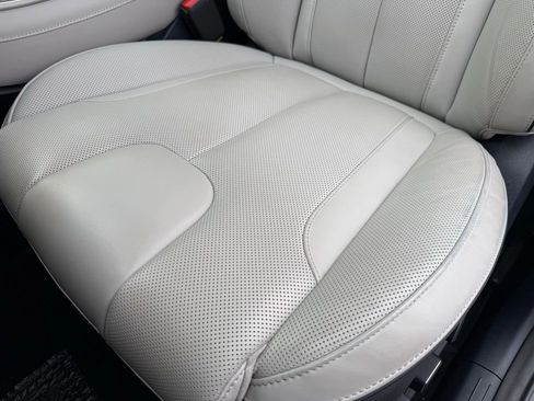 Used 2024 Hyundai Palisade Calligraphy image 22