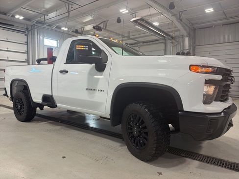 Used 2024 Chevrolet Silverado 2500 W/T image 16