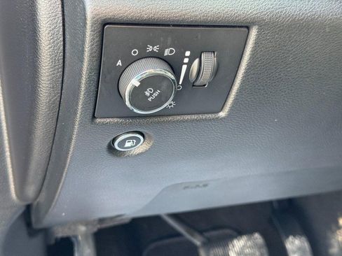 Used 2019 Jeep Grand Cherokee Limited image 17