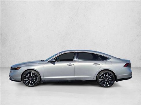 Used 2023 Honda Accord Touring image 9