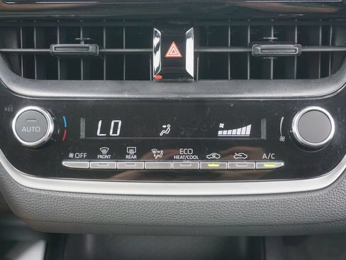 Used 2024 Toyota Corolla LE FWD image 11