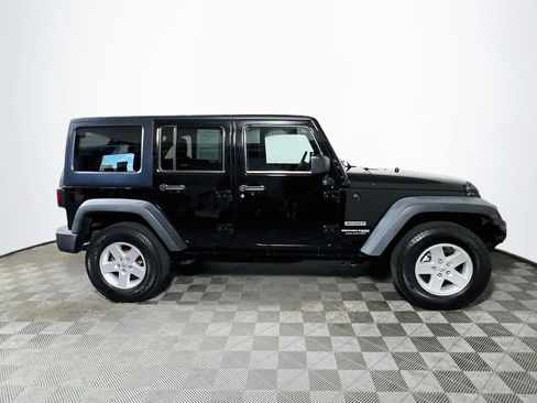 Used 2018 Jeep Wrangler Unlimited Sport S AWD/4WD image 8