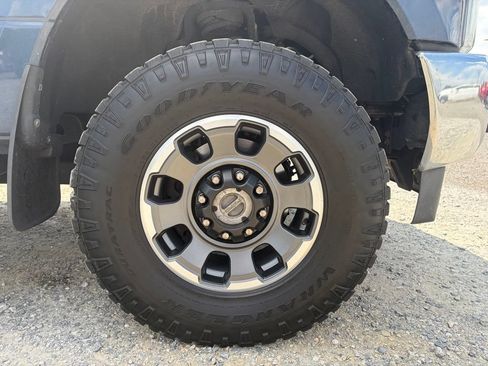 Used 2017 Ford F250 XLT w/ XLT Premium Package AWD/4WD image 15