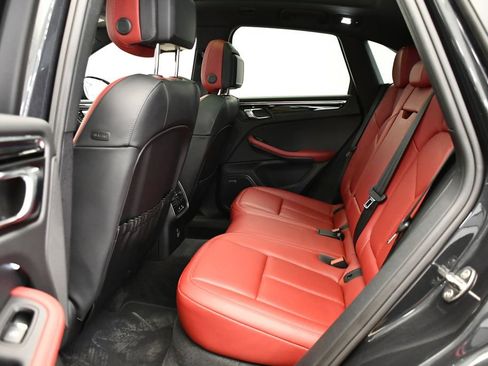 Used 2025 Porsche Macan image 45