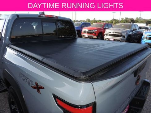 Used 2022 Nissan Frontier Pro-X RWD image 14