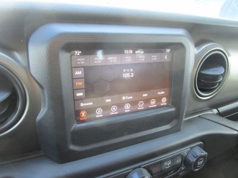 Used 2019 Jeep Wrangler Unlimited Sport S image 17