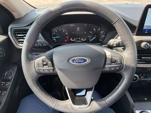 Used 2020 Ford Escape SEL image 11
