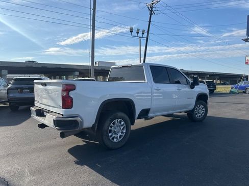 Used 2023 Chevrolet Silverado 2500 LT w/ Convenience Package image 6