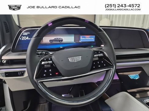 New 2026 Cadillac Vistiq Luxury w/ LPO, Floor Liner Package image 17