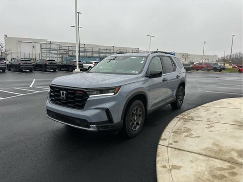 New 2025 Honda Pilot TrailSport image 4
