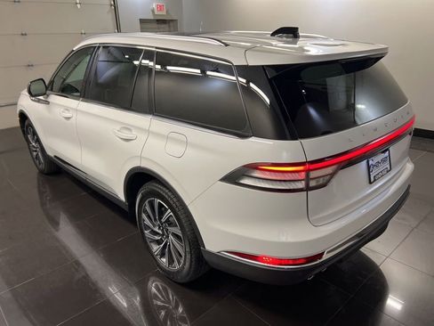 New 2026 Lincoln Aviator AWD image 4