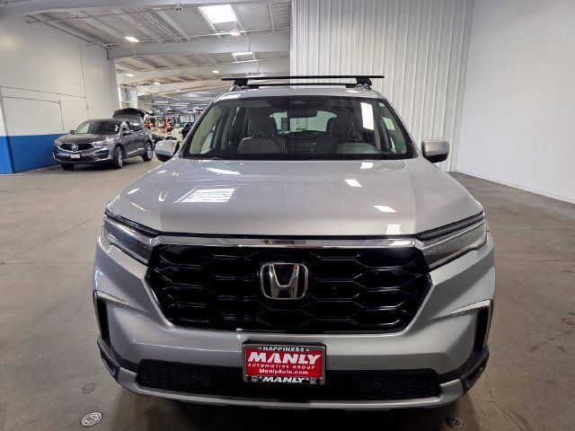 Used 2024 Honda Pilot Touring image 8