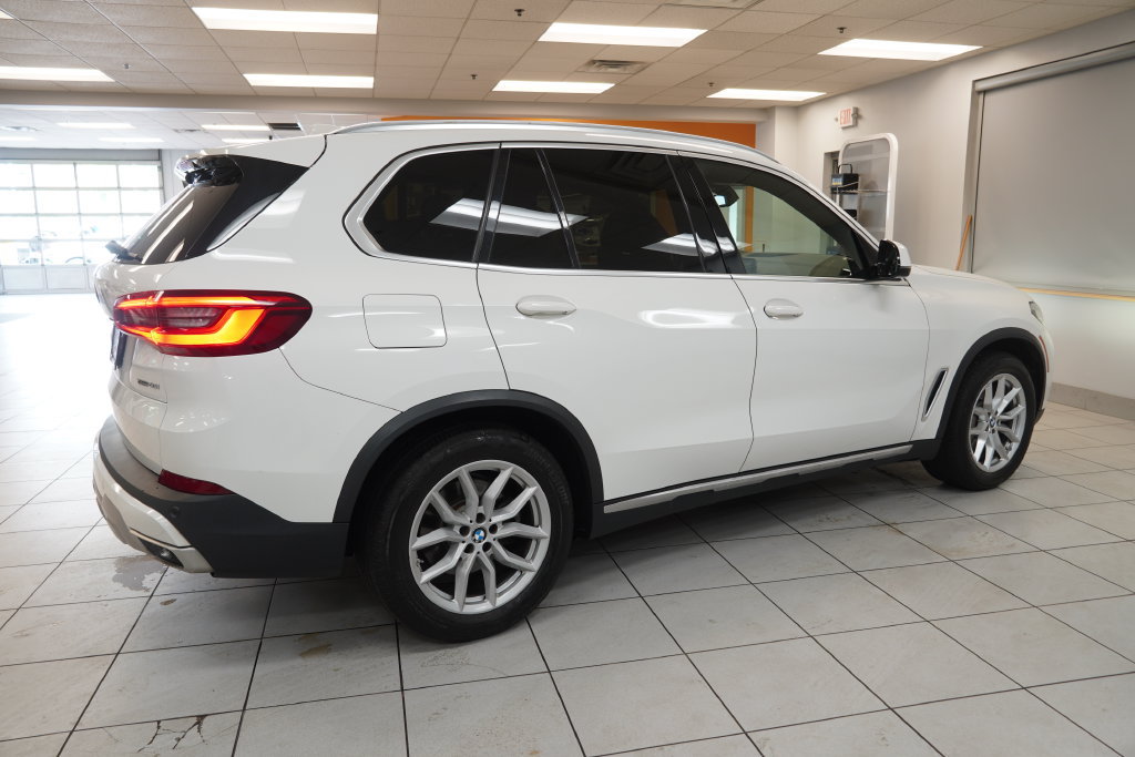 Used 2019 BMW X5 xDrive40i w/ Convenience Package AWD/4WD image 14