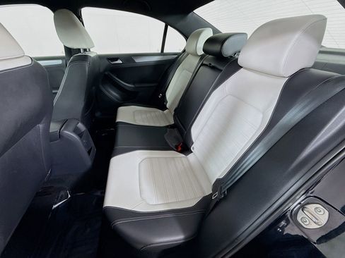 Used 2016 Volkswagen Jetta Sport FWD image 21