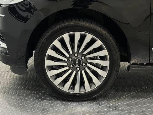 Used 2019 Lincoln Navigator Reserve AWD/4WD image 37