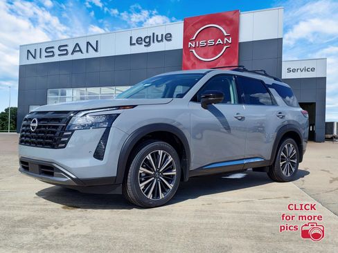 New 2026 Nissan Pathfinder Platinum FWD image 1
