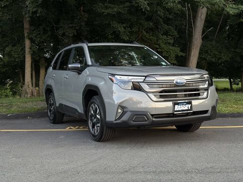 Used 2026 Subaru Forester Premium AWD/4WD image 1