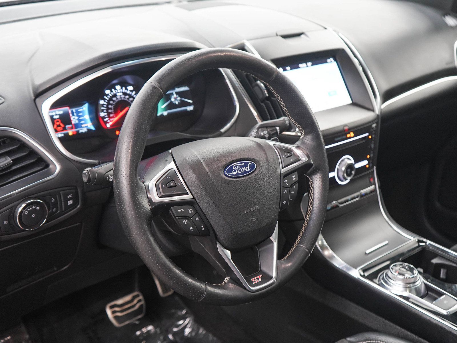 Used 2019 Ford Edge ST w/ Convenience Package AWD/4WD image 21
