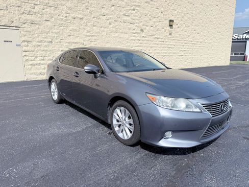 Used 2013 Lexus ES 300h w/ Luxury Pkg FWD image 7