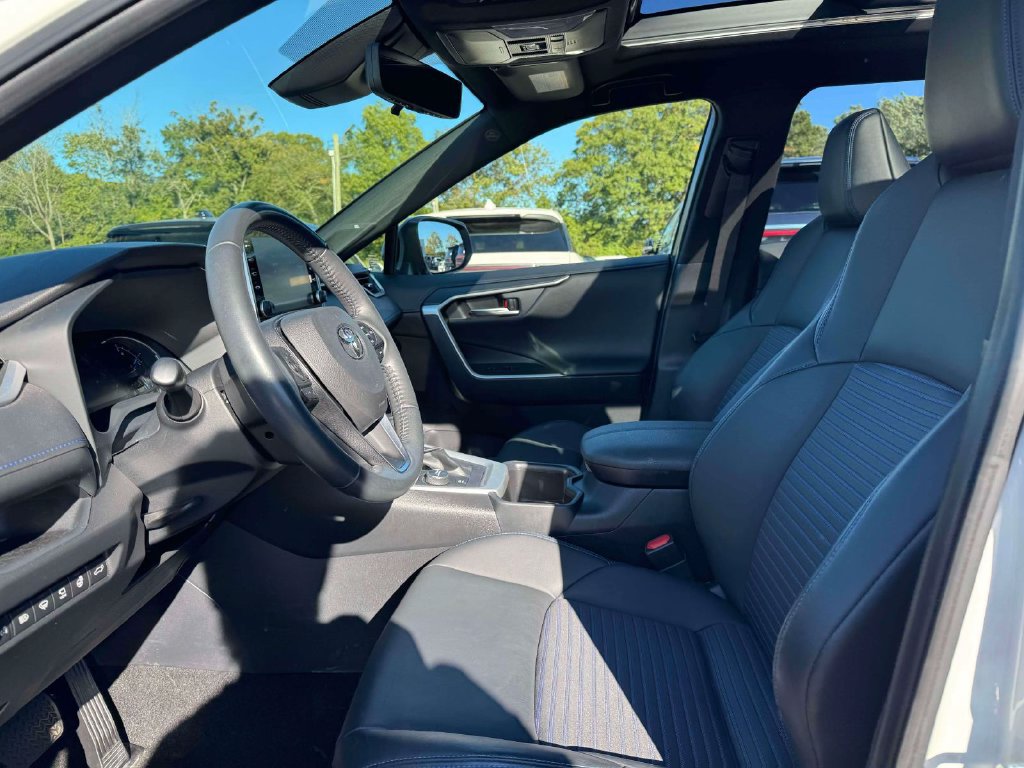 Used 2022 Toyota RAV4 XSE AWD/4WD image 15