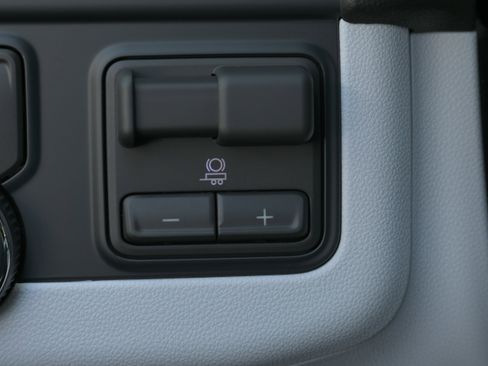 New 2026 Chevrolet Suburban Premier AWD/4WD image 30