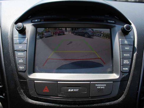 Used 2015 Hyundai Tucson Limited w/ Option Group 03 FWD image 19