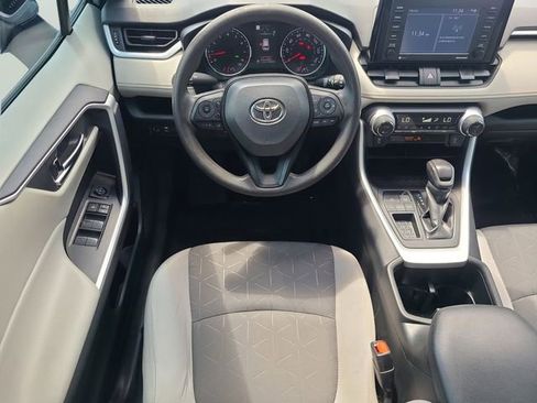 Used 2022 Toyota RAV4 XLE FWD image 12
