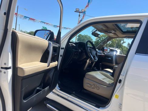 Used 2018 Toyota 4Runner Limited AWD/4WD image 13