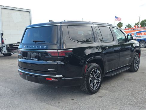 Used 2024 Jeep Wagoneer Series II w/ Flexible Seating Group RWD image 7