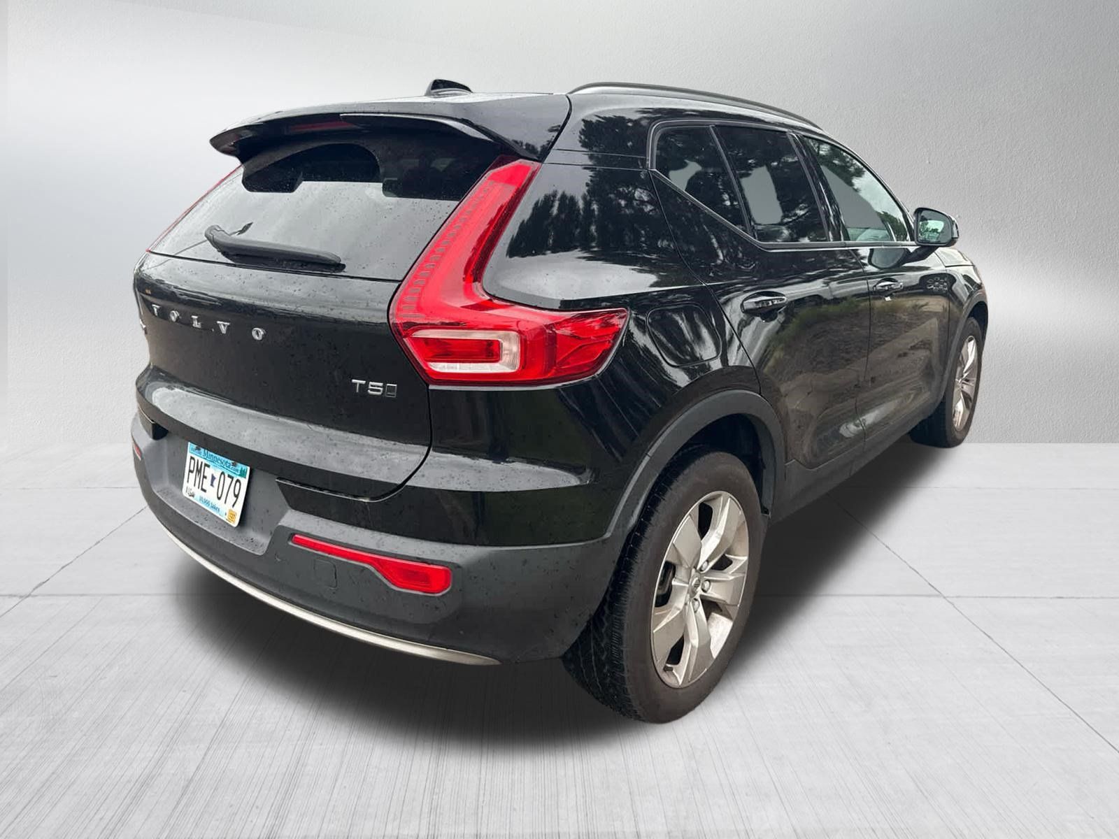 Used 2021 Volvo XC40 T5 Momentum w/ Premium Package AWD/4WD image 4