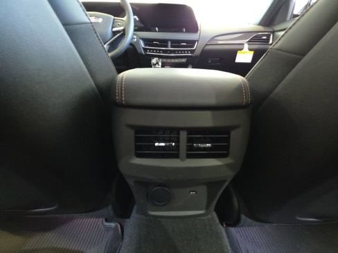 Used 2025 Cadillac CT5 V image 30