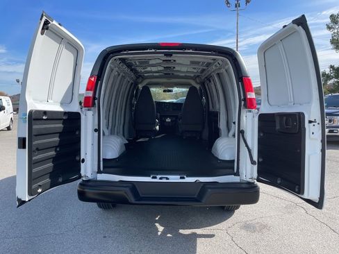 New 2025 Chevrolet Express 2500 image 37