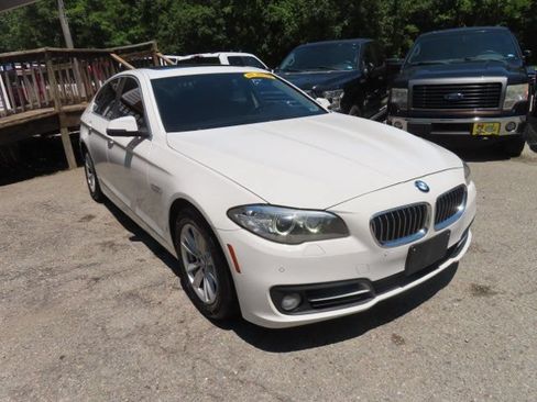 Used 2015 BMW 528i Sedan RWD image 4