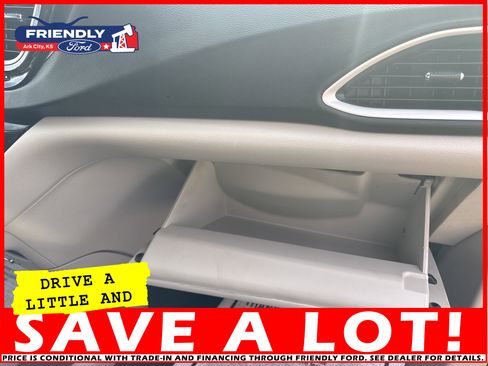 Used 2023 Chrysler Voyager LX image 24