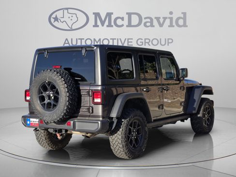 Used 2025 Jeep Wrangler Unlimited Sport AWD/4WD image 6