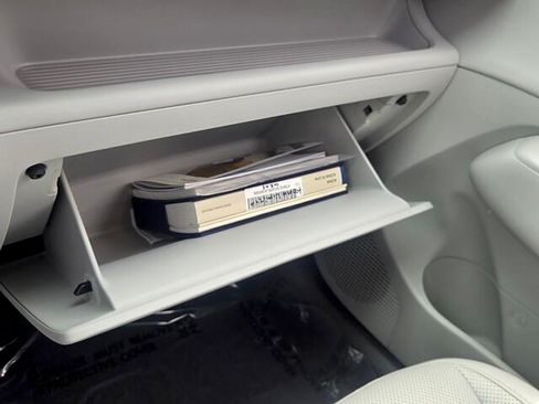Used 2024 Hyundai Kona Limited FWD image 23