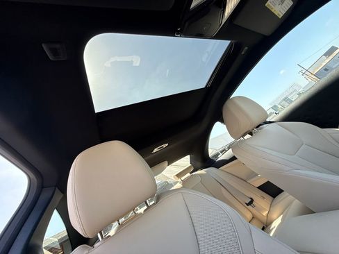 Used 2025 BMW 230i Coupe w/ Convenience Package RWD image 18