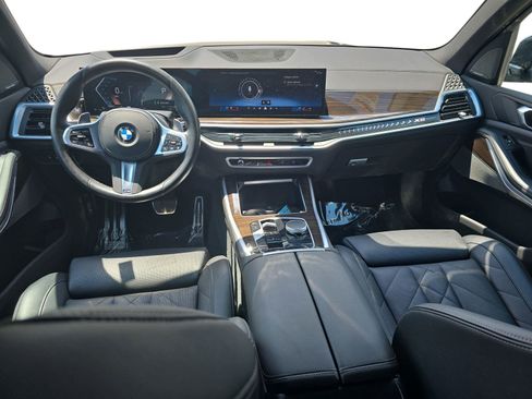 Used 2024 BMW X5 xDrive40i w/ M Sport Package AWD/4WD image 9
